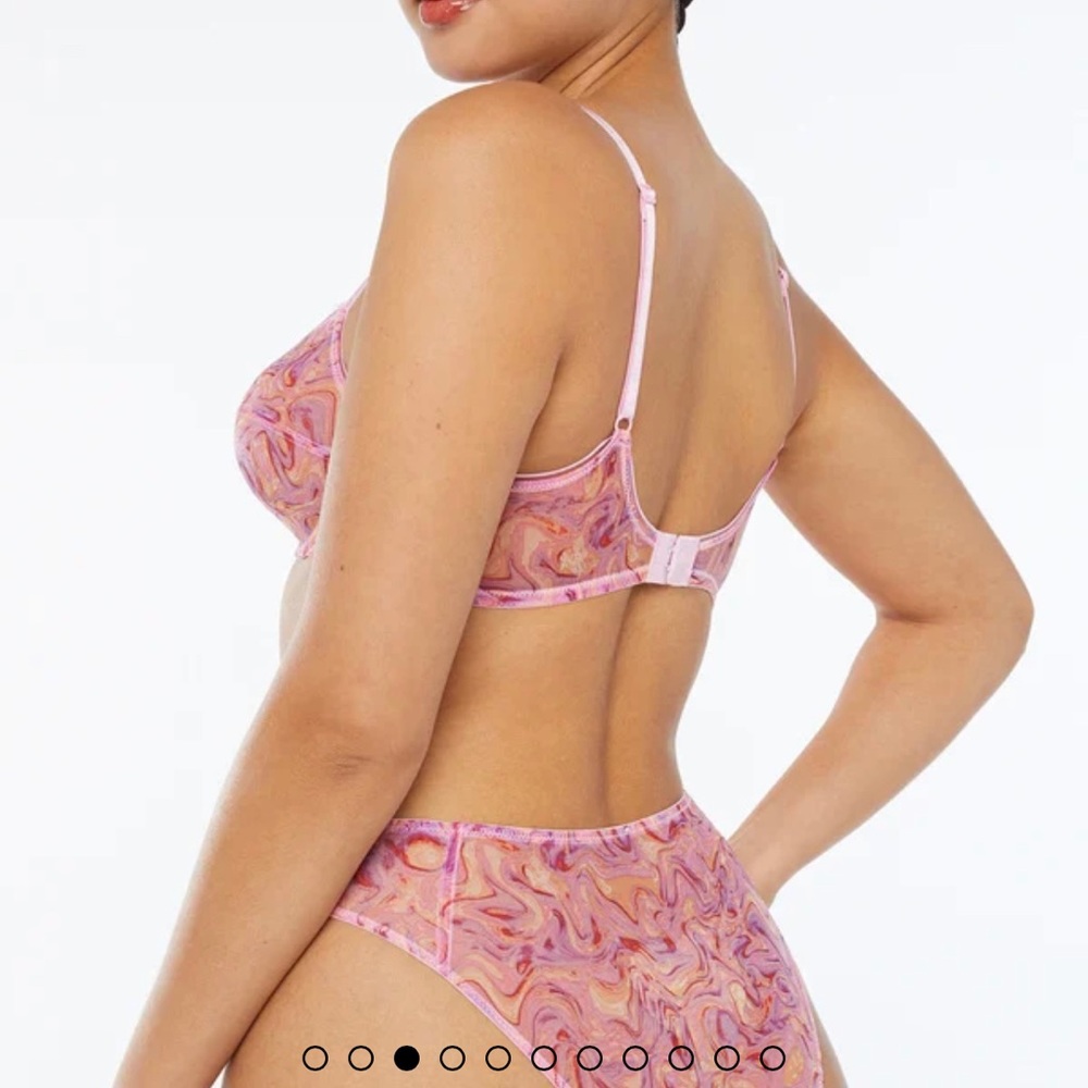 Savage X Fenty. 34B/M. Purple Pastel Holographic Honey - Picture 8 of 8